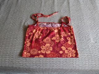 Camiseta tirantes flores granate y naranja