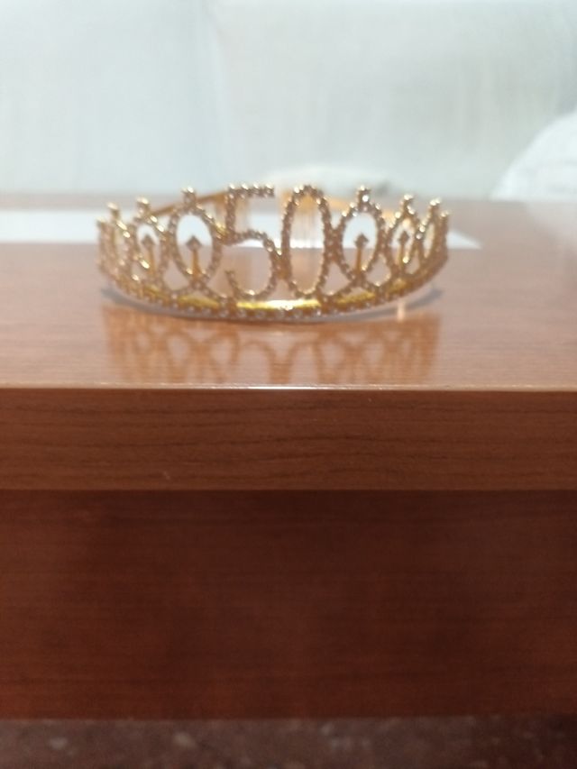 Corona Tiara 50 Años Dorada Brillante