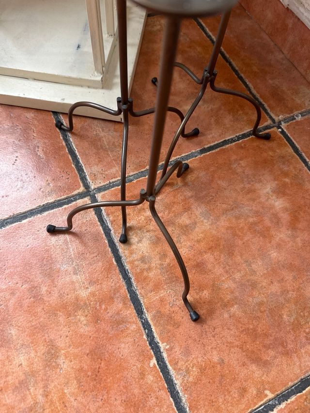 Portavelas de metal negros