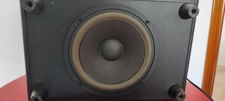 Subwoofer Infinity HCS1 para piezas o reparar.