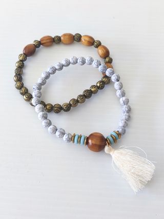 Conjunto 4 pulseras madera y abalorios