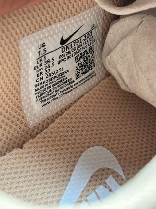 Nike Cortez Beige y Blanco