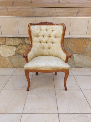 Lote 2 butacas clásicas beige y doradas