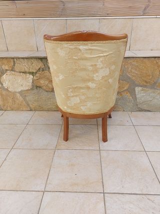 Lote 2 butacas clásicas beige y doradas