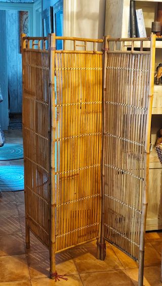 Biombo de bambú y madera