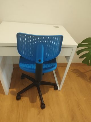 Silla infantil de escritorio azul