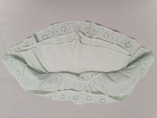 Falda verde con volantes