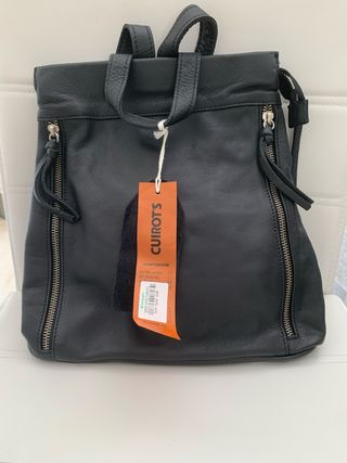 Mochila CUIROTS piel negra sin estrenar