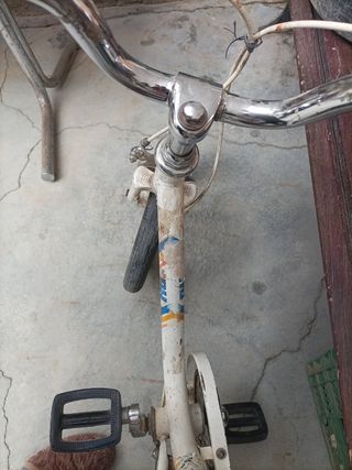 Bicicleta BH antigua para niño