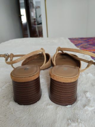 Zapatos Zara Beige/Marrón Tacón