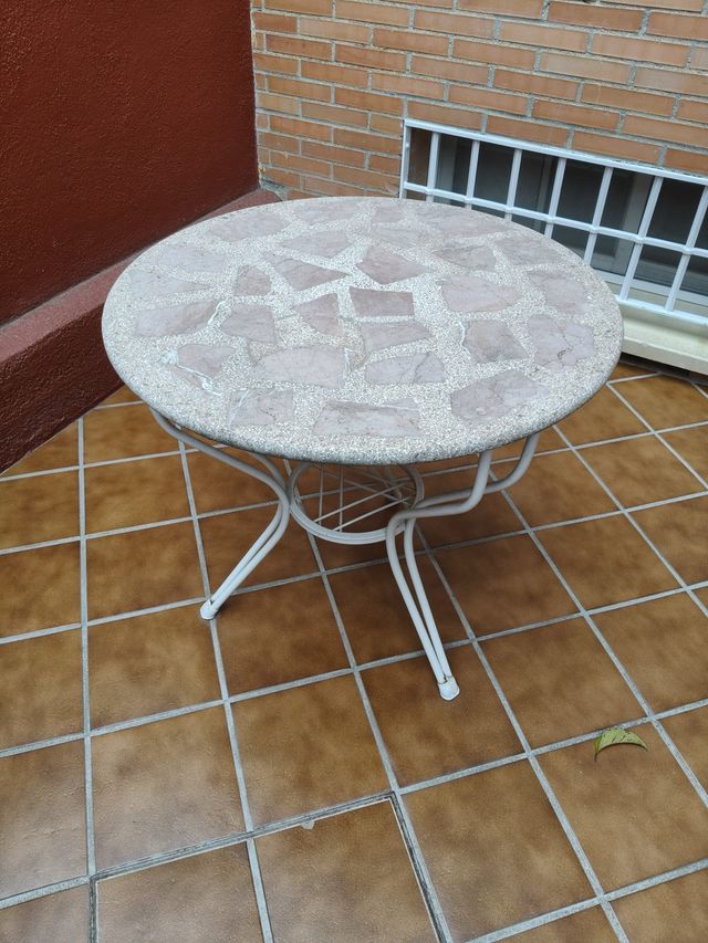 Mesa  jardín piedra y metal