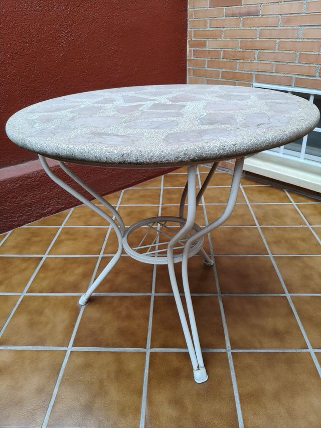 Mesa  jardín piedra y metal
