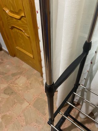 Perchero Metálico y Plástico