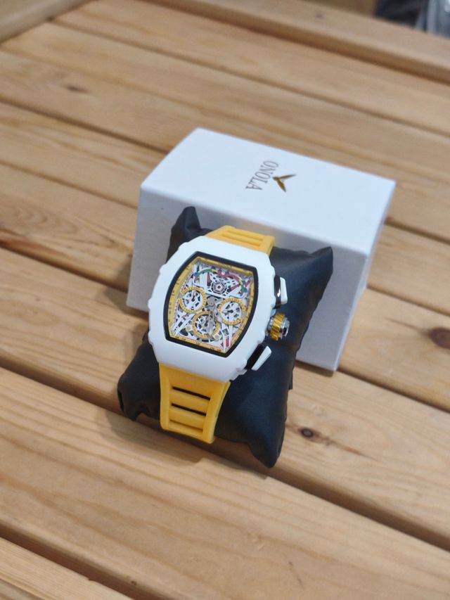 Reloj ONOLA Blanco y Amarillo