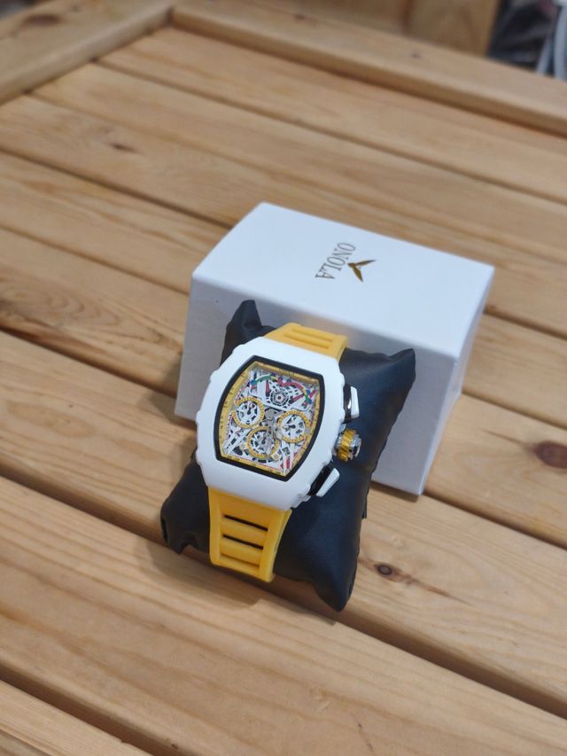 Reloj ONOLA Blanco y Amarillo