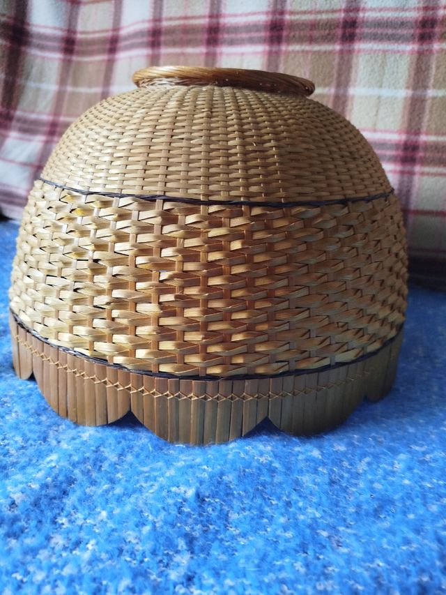 Pantalla de mimbre para lámpara