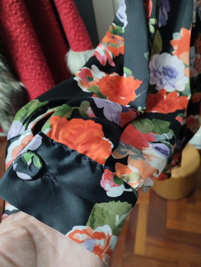 Vestido satinado estampado floral