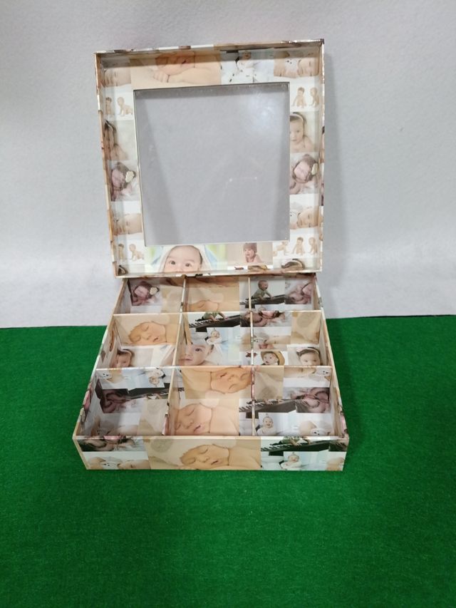 Organizador de cartón para pequeños detalles.