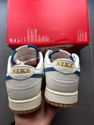 Nike Dunk Low SE Swoosh Azul Marino