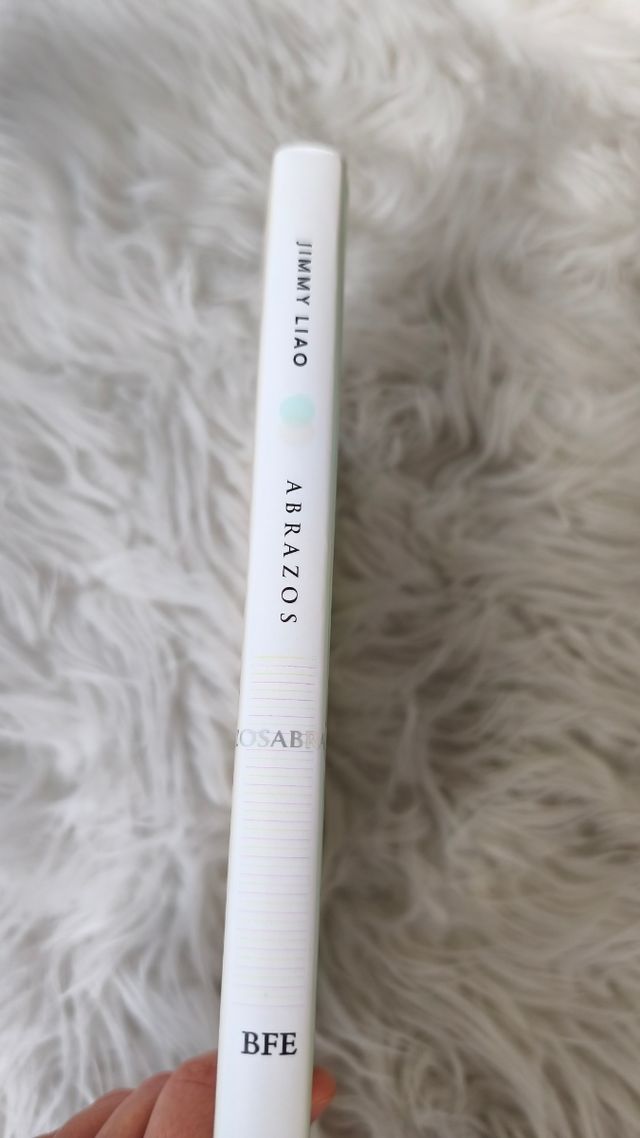 Libro Abrazos de Jimmy Liao