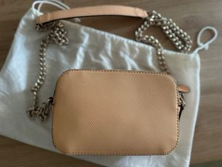 Bolso Guess Noelle Naranja y Dorado