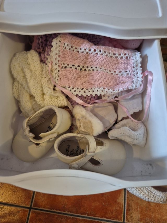 Cochecito de muñecas clásico con 2 muñecos