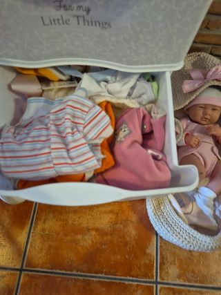 Cochecito de muñecas clásico con 2 muñecos