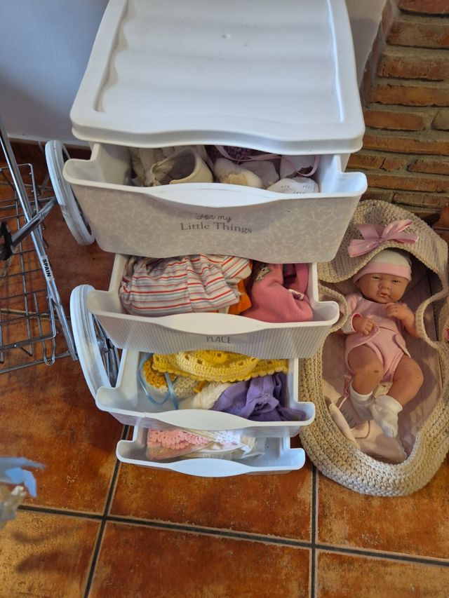 Cochecito de muñecas clásico con 2 muñecos