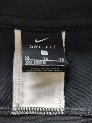 Chándal Nike Negro Raya Blanca.
De 158 a 170 cm. 