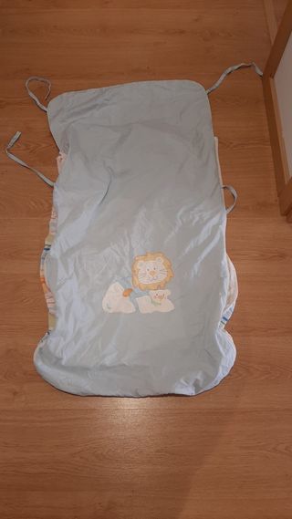 Nórdico cuna con relleno
