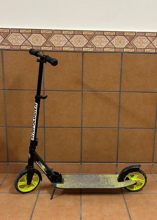 Patinete Star Scooter Negro y Amarillo