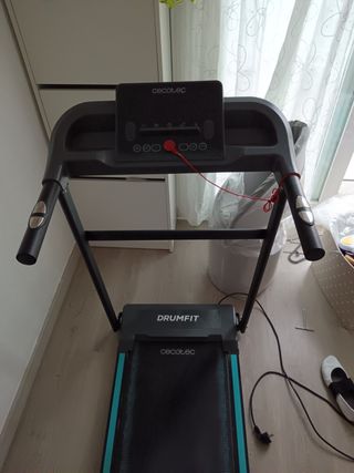 Cinta de andar eléctrica Cecotec Drumfit