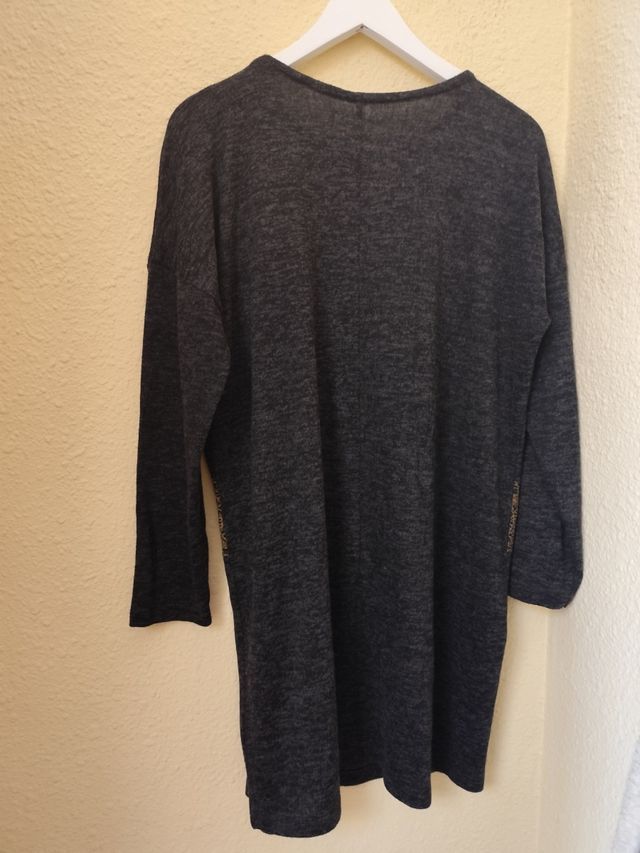 Vestido gris Sfera Basic con detalles dorados