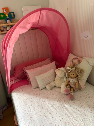 Dosel infantil rosa para cama