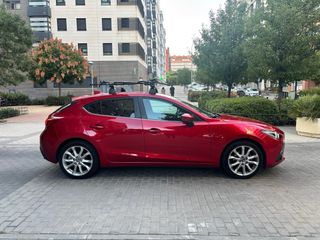 Mazda3 2.0 165CV Luxury+Safety Soul Red (2016) 