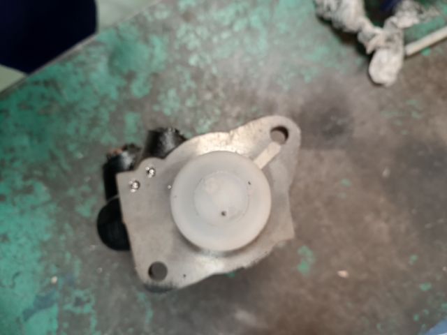 Bombas dirección Camión  Nissan Atleon