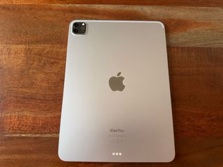 iPad Pro 11 pulgadas M2 con Apple Pencil y funda