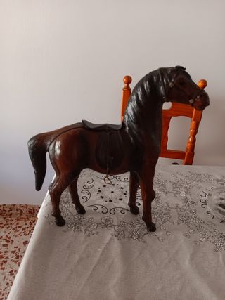 Figura caballo antiguo de madera