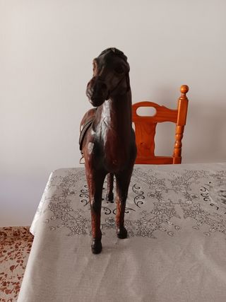 Figura caballo antiguo de madera