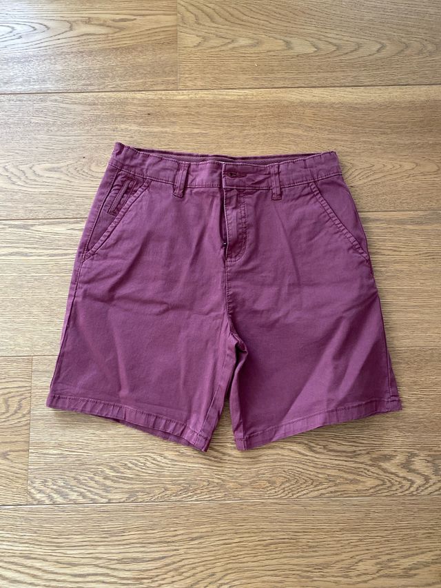 Bermudas Gocco color burdeos