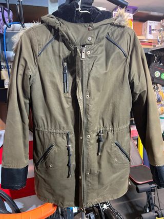 Chaqueta Stradivarius verde militar Talla S