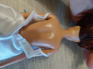 Bambola Barbie Fashionista capelli mogano