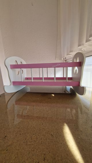 Cuna de juguete de madera para muñecos