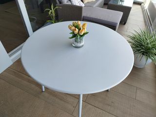 Mesa de jardín redonda metálica