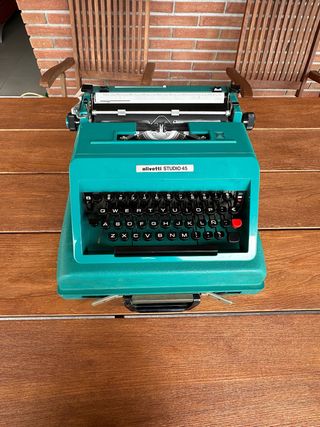 Máquina de escribir Olivetti Studio 45