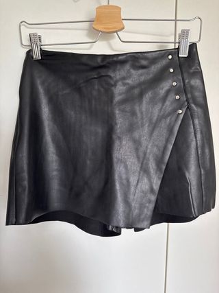 Falda pantalón Zara efecto piel