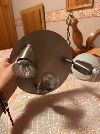 Lámpara de madera y cristal