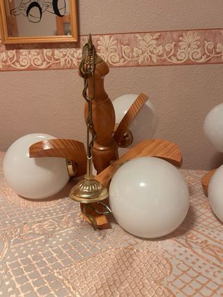 Lámpara de madera y cristal