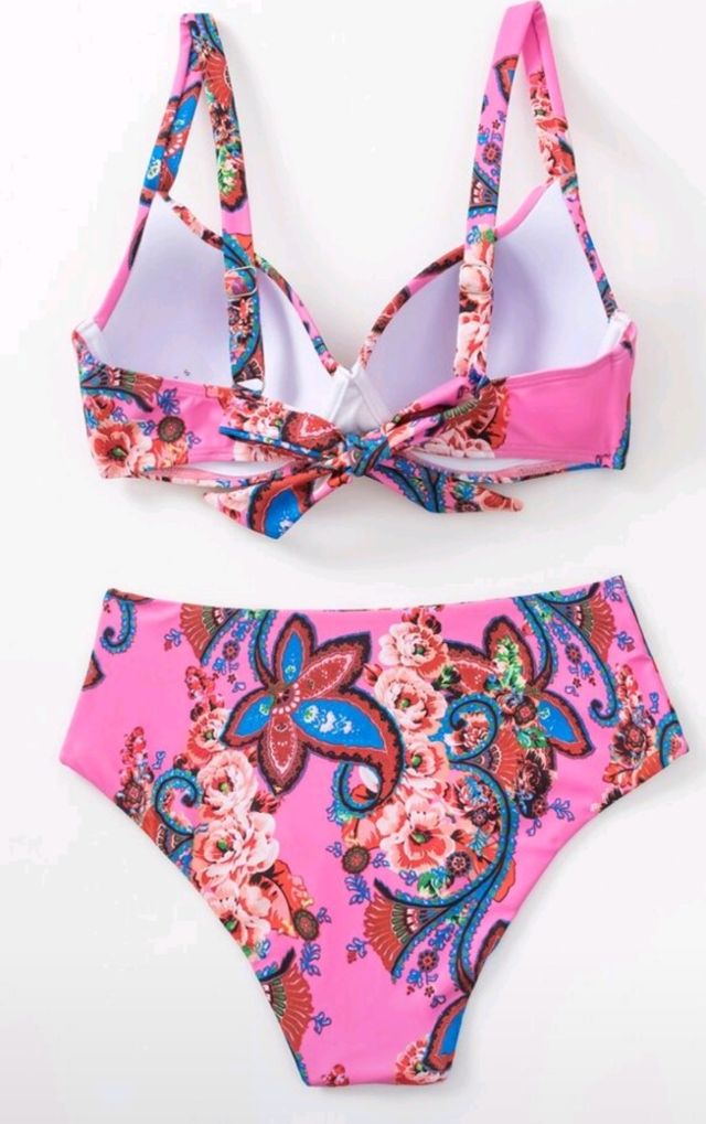 Bikini estampado paisley rosa