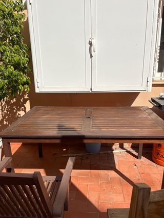 Mesa de jardín de madera